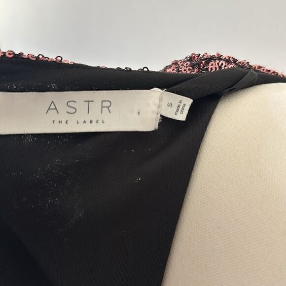ASTR The Label Paris Sequin Faux Wrap Cocktail Dress New! - Picture 6 of 6